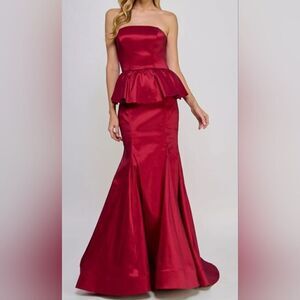 B Darlin Red Peplum Mermaid Strapless Gown Dress NWT Juniors Size 11/12
